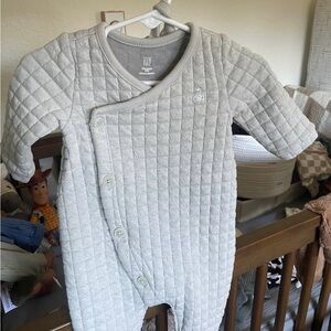 GAP Light Gray Quilted Kids Footie